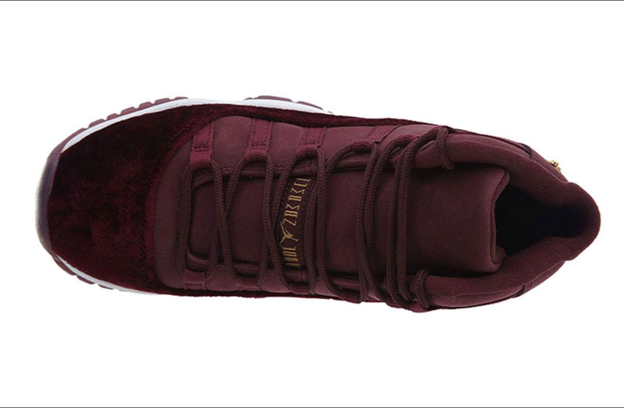 Air Jordan 11 Retro Heiress Night Maroon