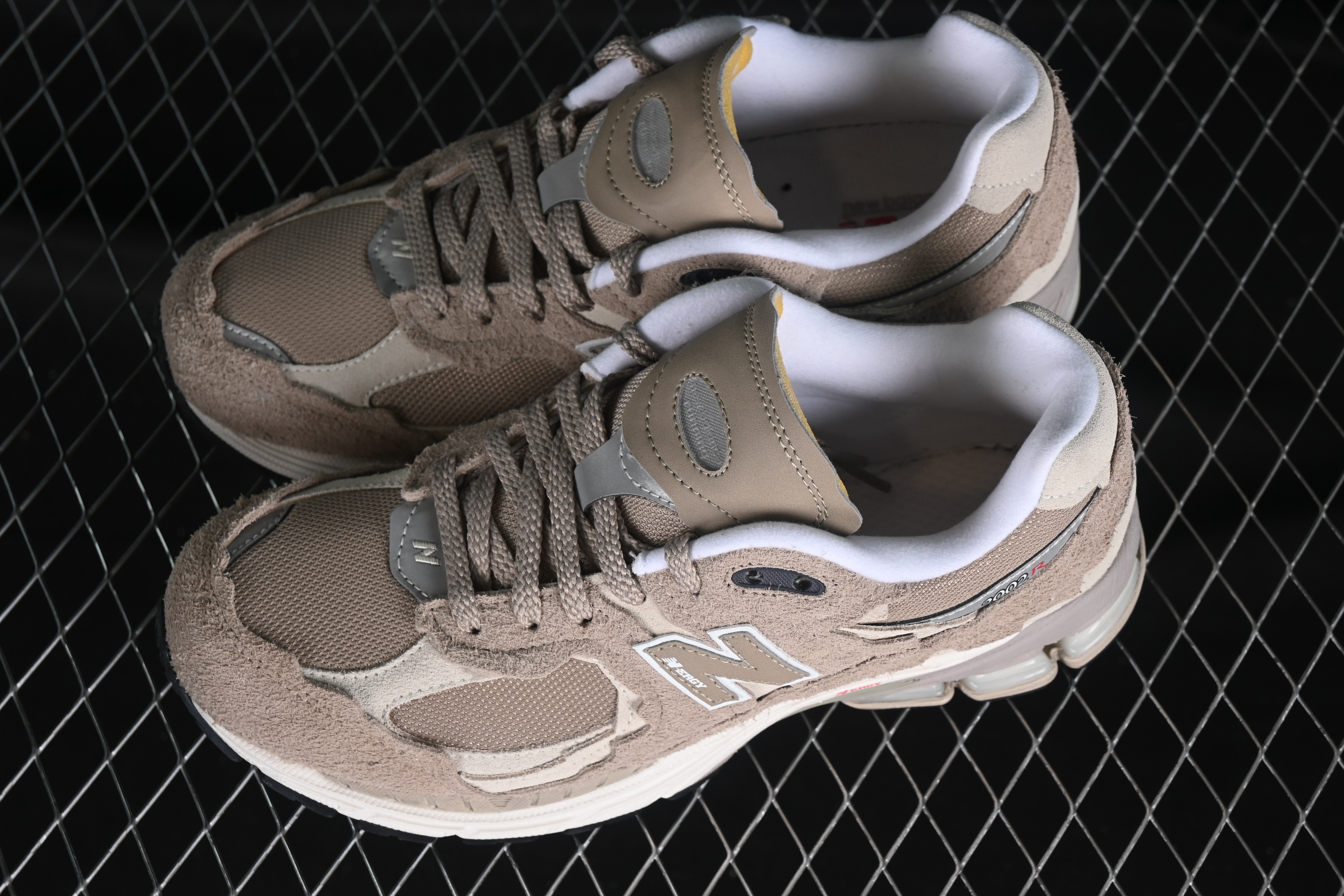 New Balance 2002 Series Retro Casual Running Shoes with Upgraded N-ERGY Cushion - M2002RDL