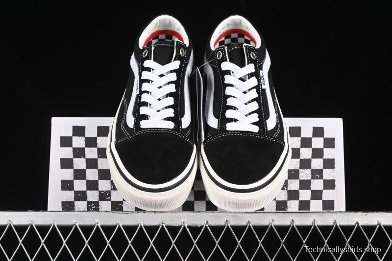 Vans Old Skool Low-Top Retro Skate Shoes in Black & White - VN0A5KRXBA2