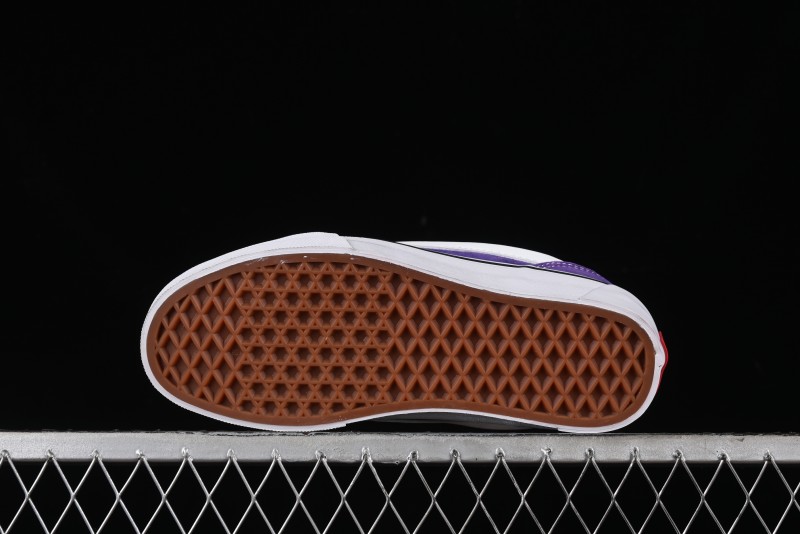 Vans Classics Knu Skool Full-Grain Leather Retro Sneakers with Chunky Silhouette - VN000CS0DRV