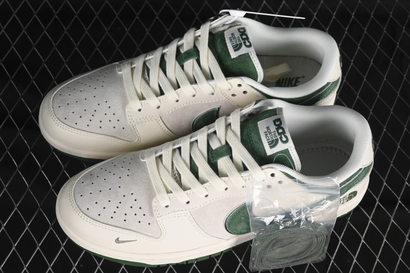 Nike SB Dunk Low The North Face Collaboration - Pig Leather Green Swoosh Anniversary Custom Low-Top Casual Skate Shoes - DQ1098-511