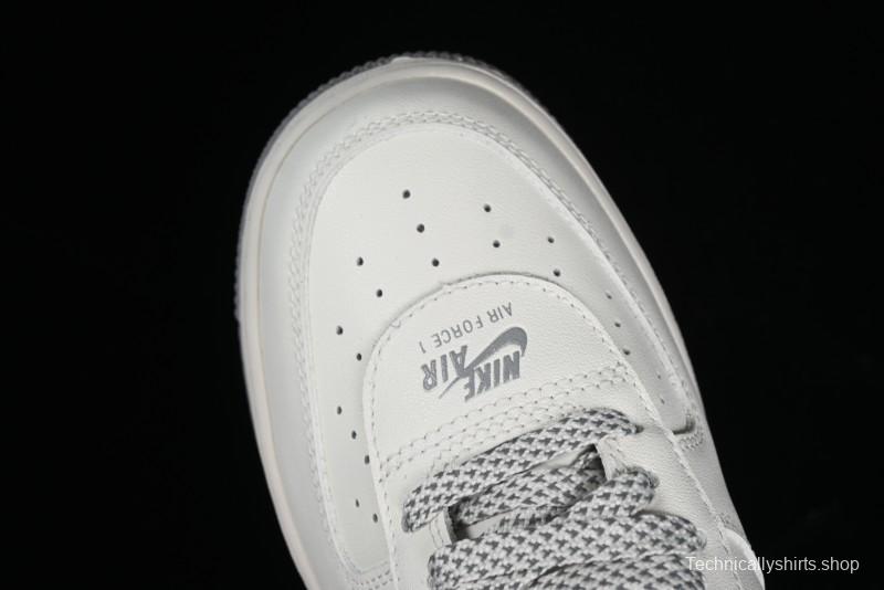 Nike Air Force 1 '07 Low Casual Sneakers with 3M Reflective Details and Full-Length Air Cushion - CJ1379-603