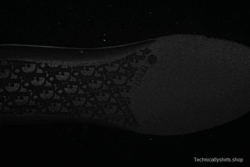 Dior B30 Sneakers with Reflective CD30 Logo and Lightweight Rubber Sole - CD30