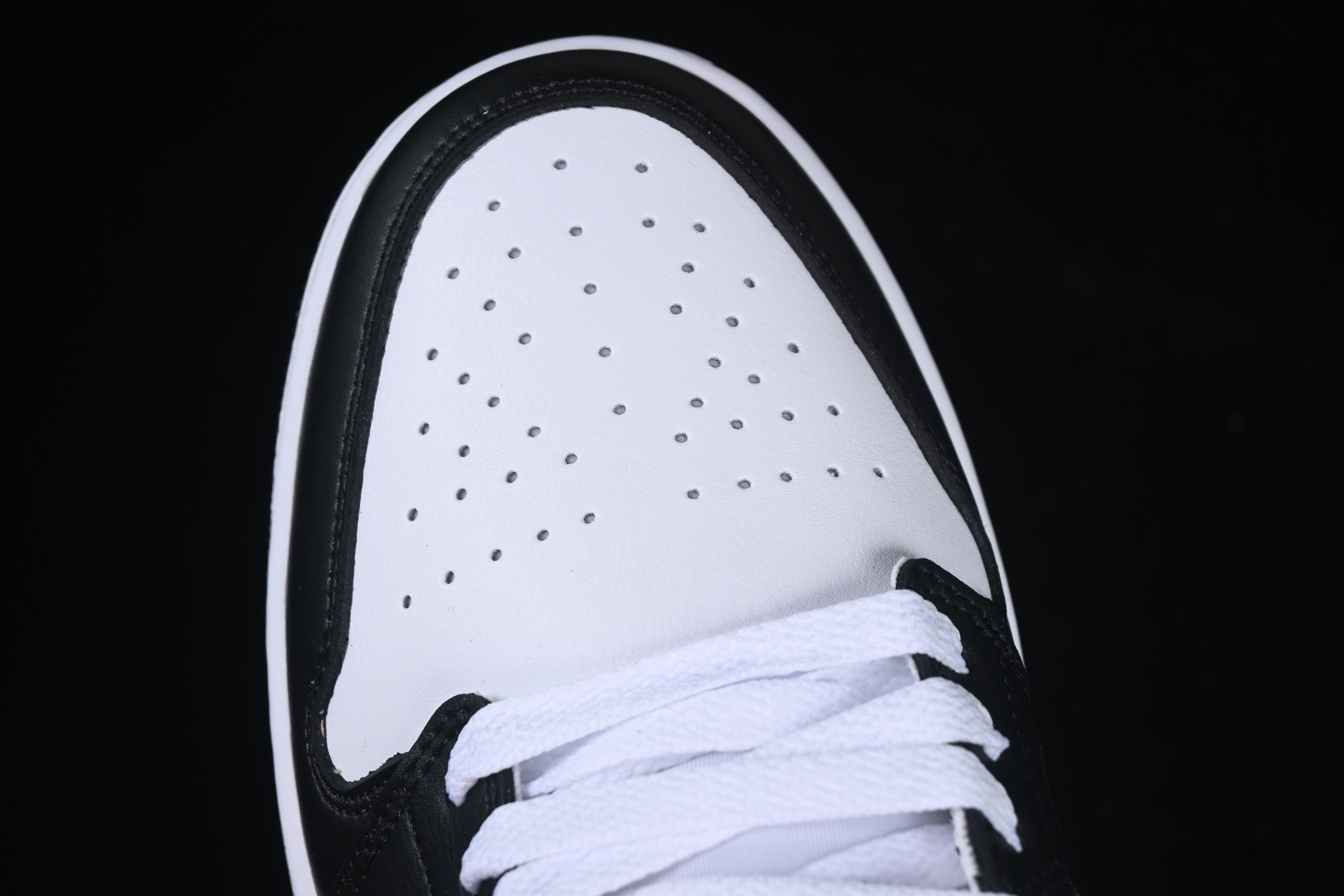 Nike Air Jordan 1 Low AJ1 Casual Sneakers in Black White Pink - 553558-165