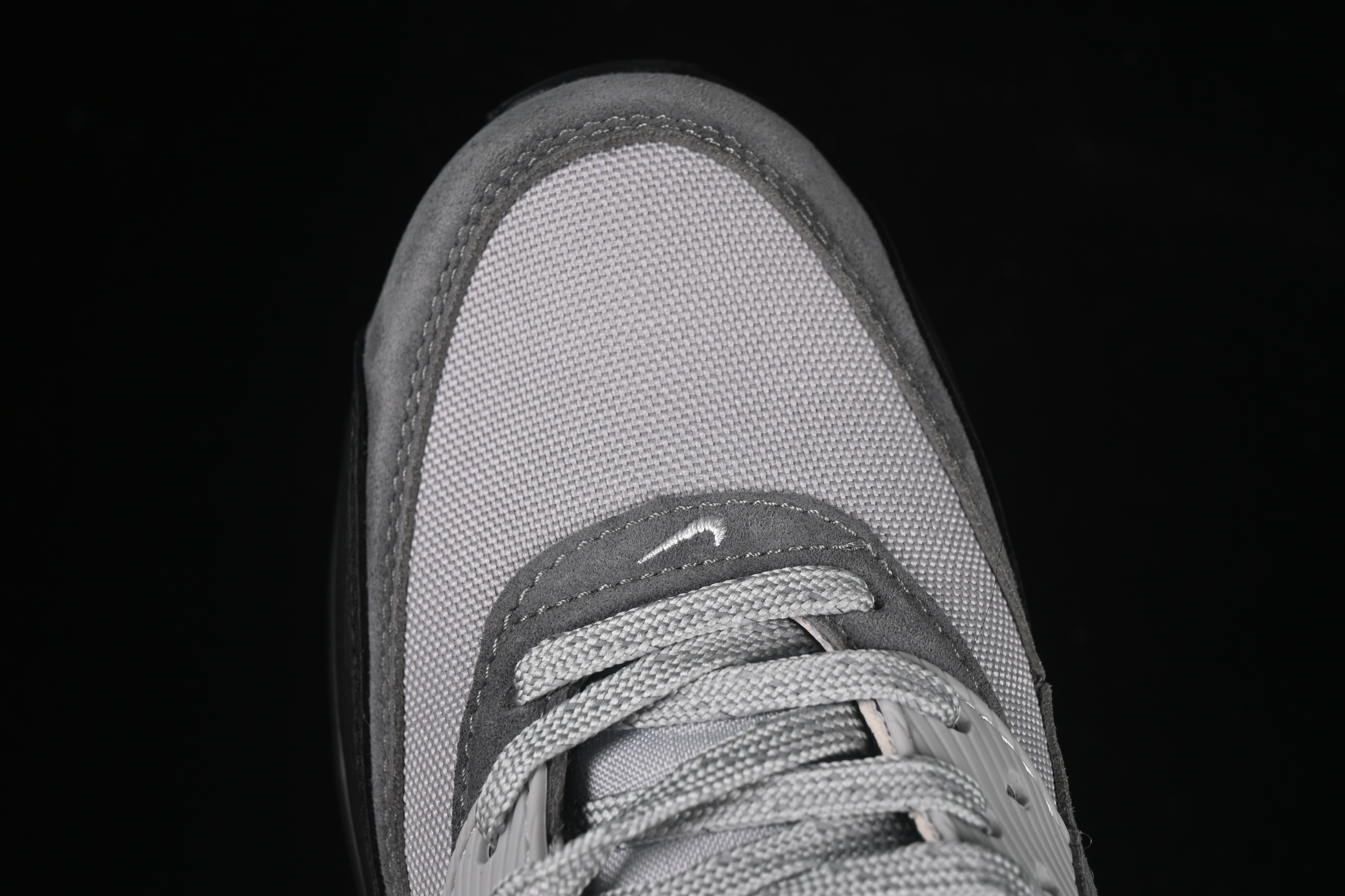 Nike Air Max 90 Retro Running Shoes with Visible Air Cushion - HQ3817-001