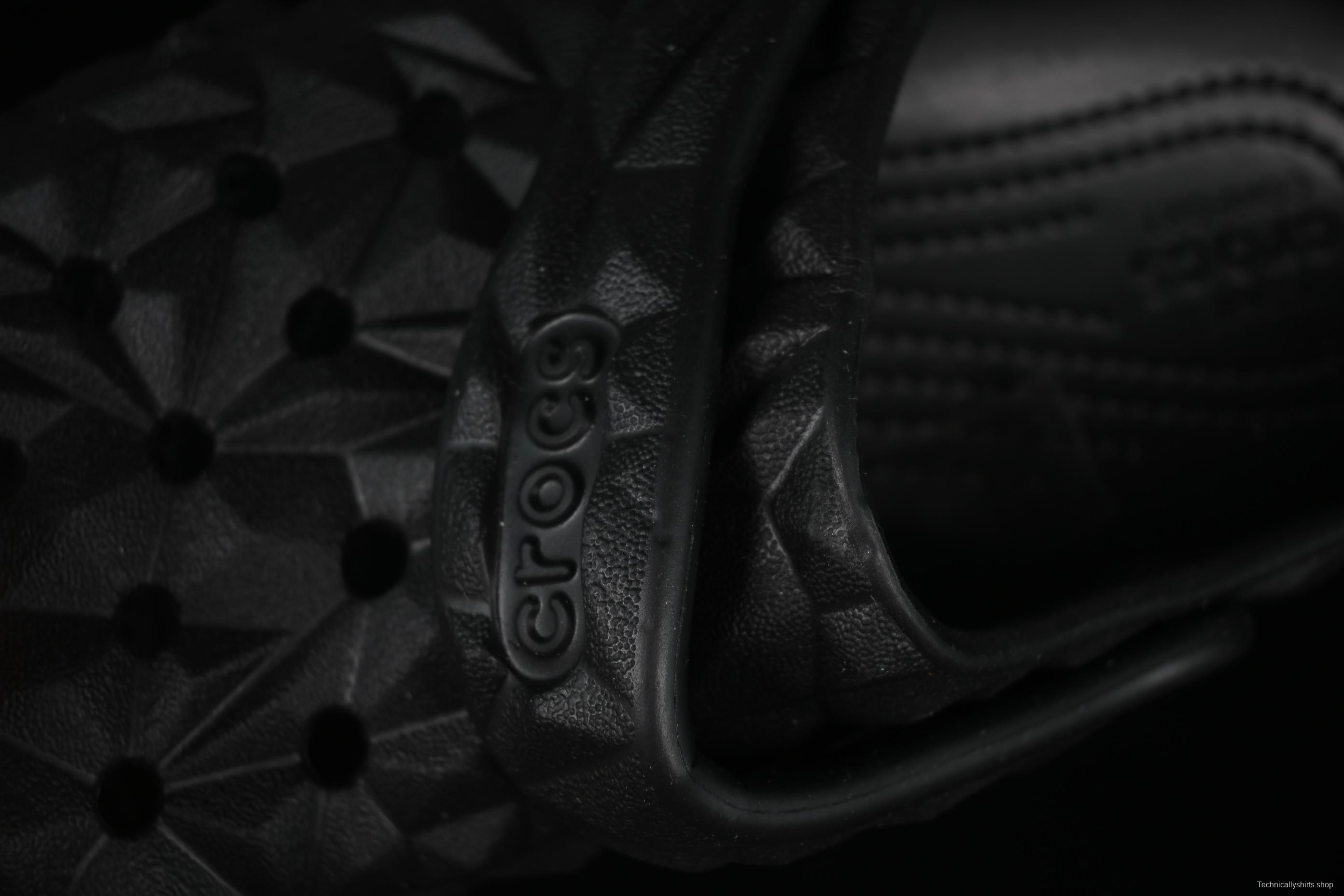 Crocs Classic Clog Kids Lightweight Slip-Resistant Clog with Ventilation Holes - B.D4