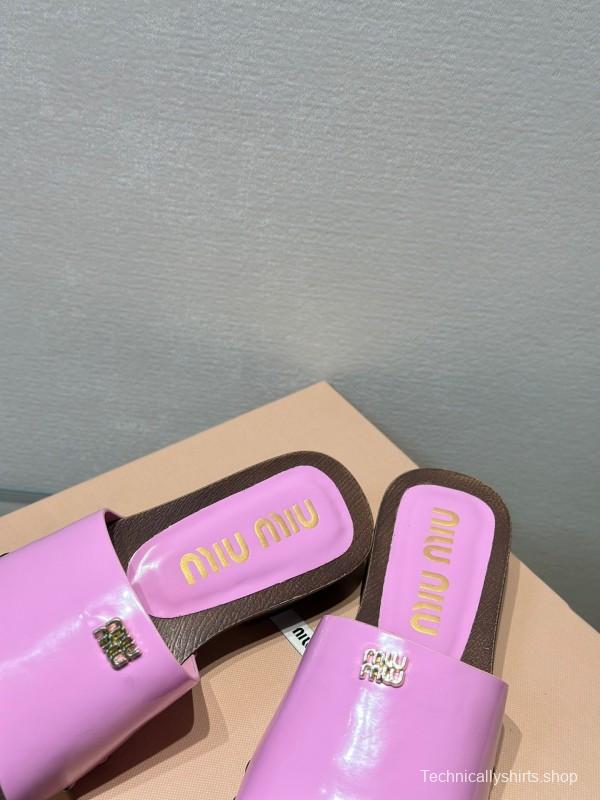 2025 Slippers Miumiu Purple Patent Leather Slippers KFY00230