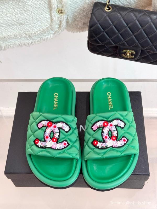 2025 Women Chanel Green Quilted Leather Slippers Embroidered LY00360