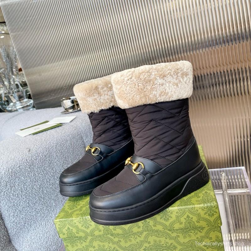 2024 Women Gucci black leather quilted snow boots gold metal MJ00420