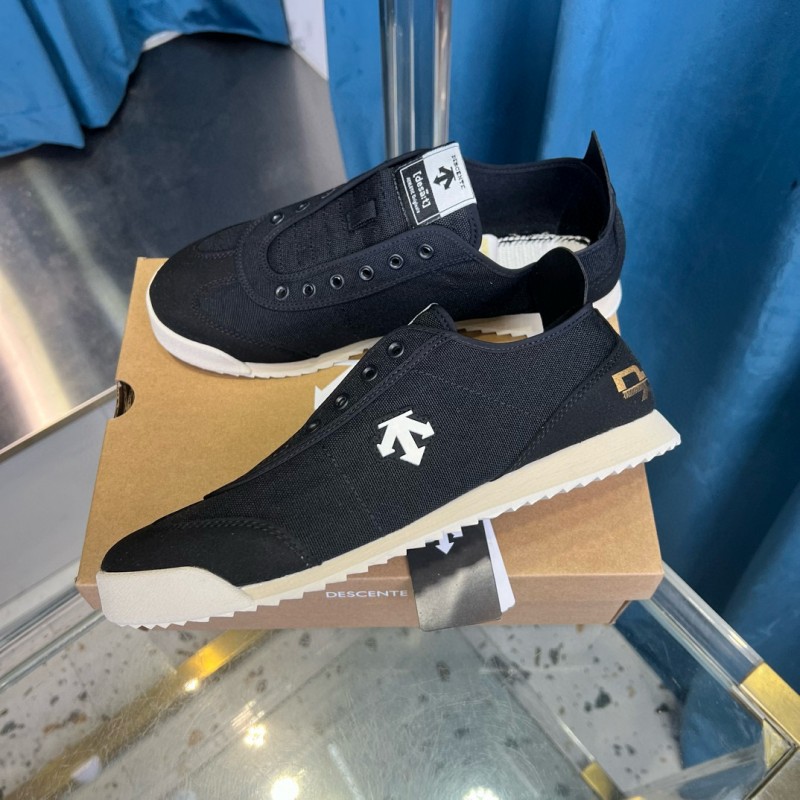 2024 Unisex Descente Black Canvas Plimsolls MJ00280