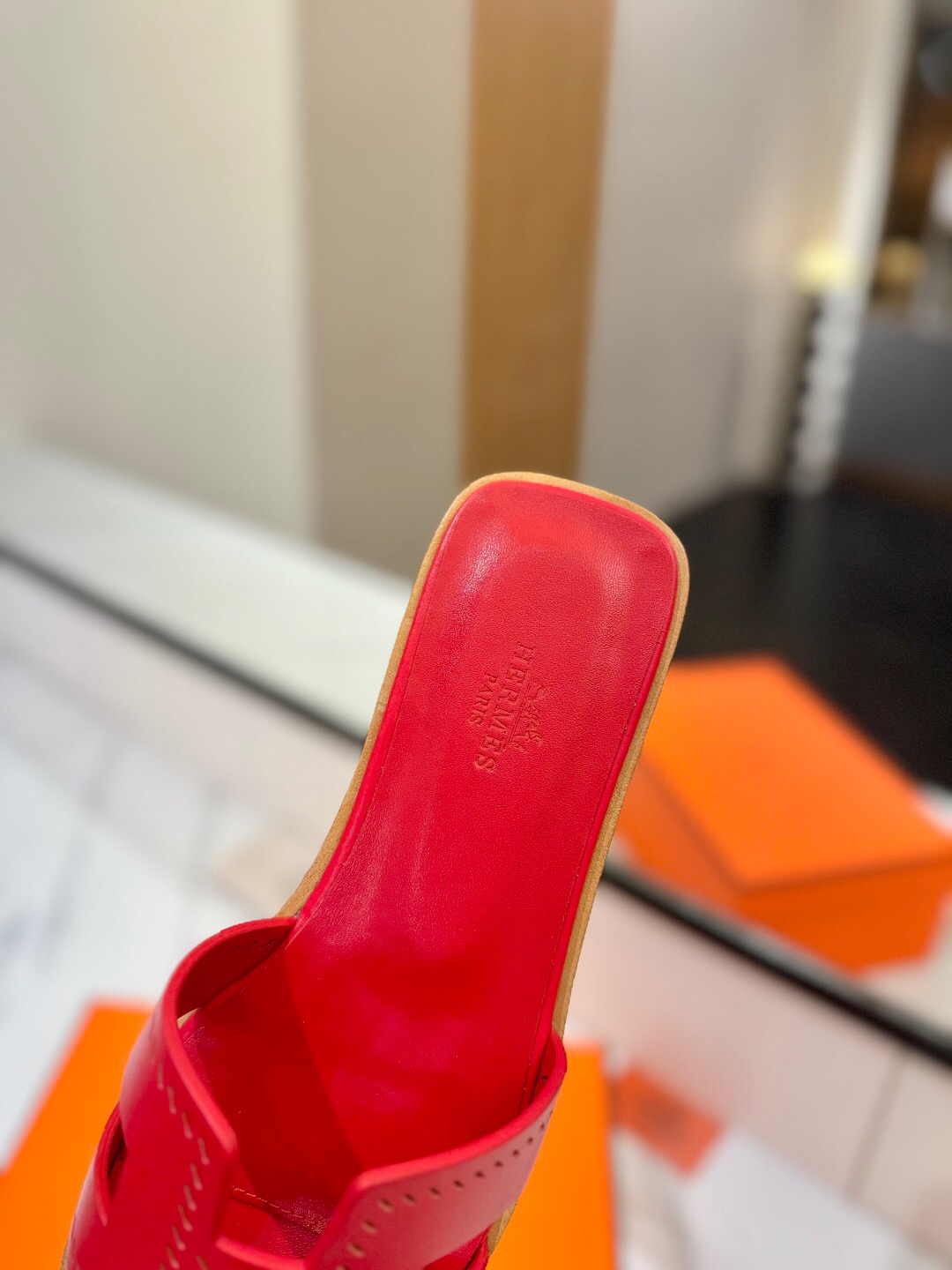 2025 Women Hermès Red Leather Slippers KFY00260