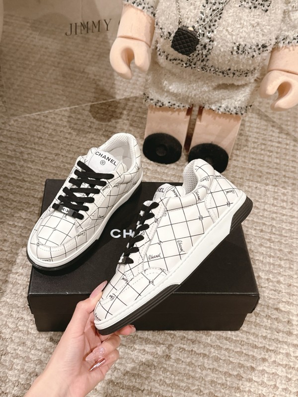 2025 Women Chanel White Black Leather Sneakers