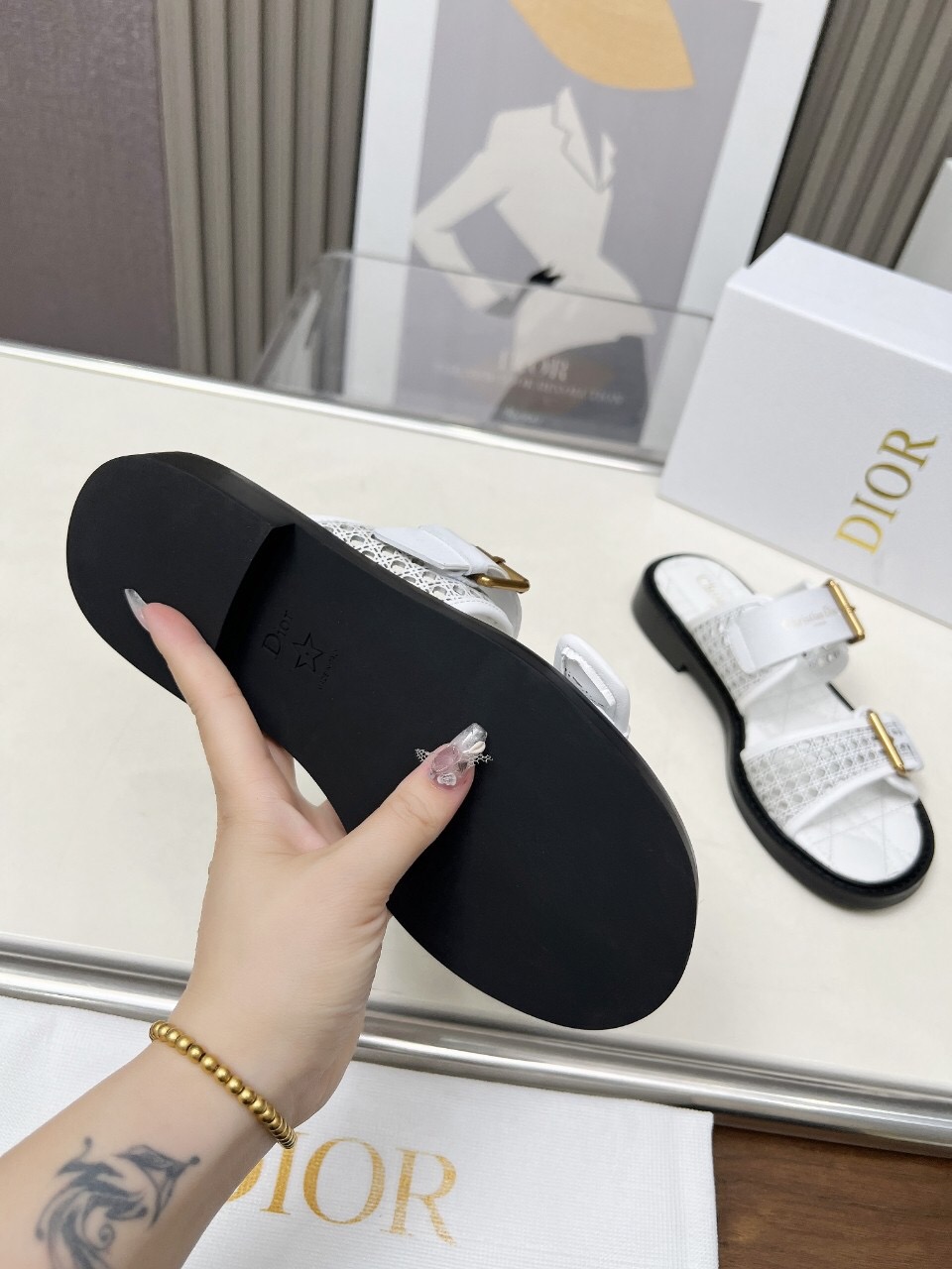 2025 Women Dior White Leather Slippers LY00220