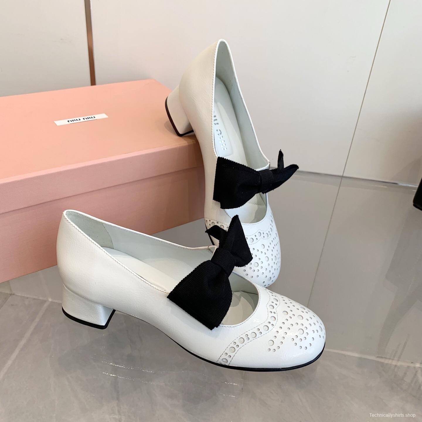 2025 Women Miu Miu White Leather Mary Jane Brogue Bow KFY00280