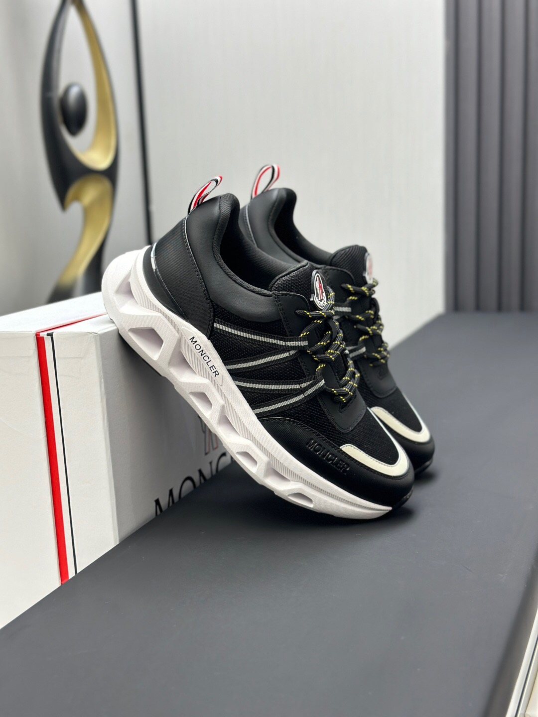 2025 Unisex Moncler Black Nylon Rubber Outdoor Sneakers AS00390
