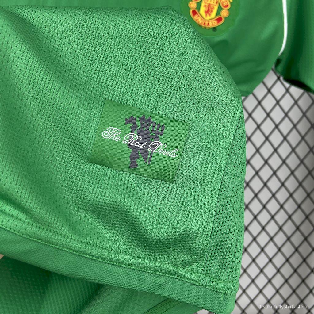 2007/08 Manchester United Green Goalkeeper Retro Jersey