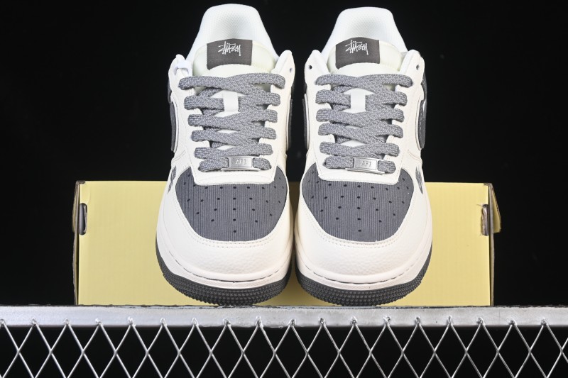 Nike Air Force 1'07 Low Stussy Collaboration Light Gray Canvas Casual Sneakers - JP8028-011