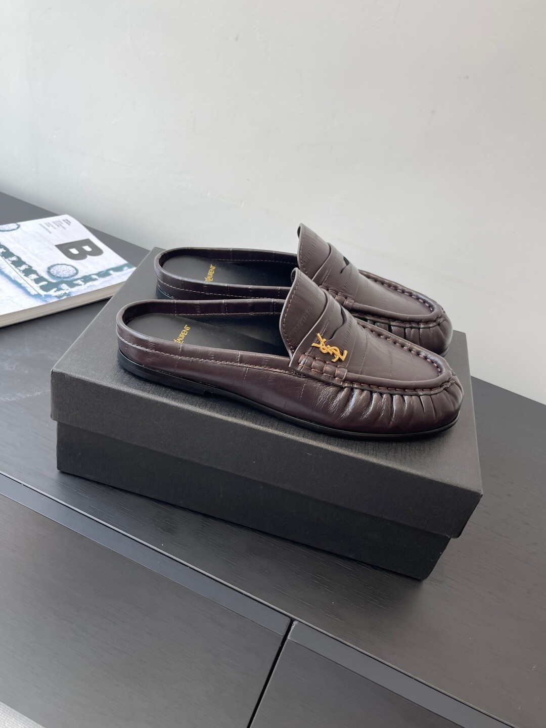 Saint Laurent Classic Loafer Slip-On Flats - KFY00320