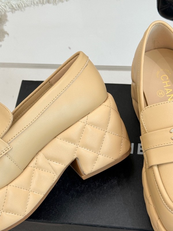 Chanel 25K Fall/Winter New Double C Platform Loafer Shoes with Waterproof Platform - KFY00320
