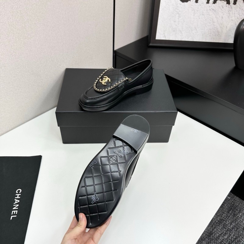 Chanel Classic Flap Chain CC Loafers with Buckle Closure - LY00320