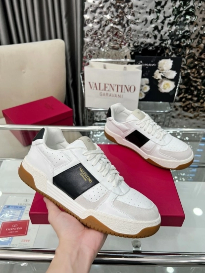 Valentino Joie de Jouer Series Hook-and-Loop Platform Sneakers - AS00360