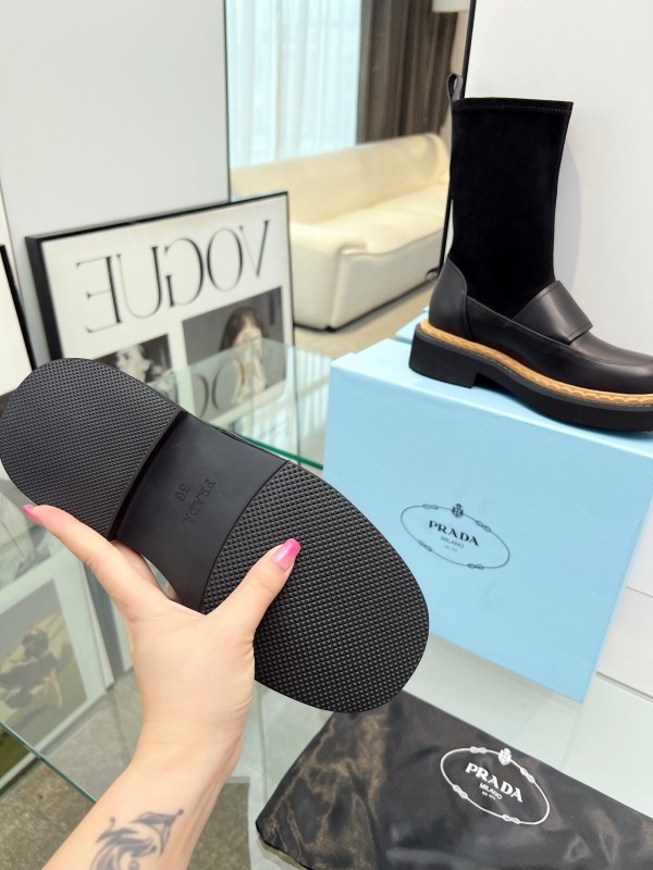 Prada Infinite Versatile Ankle Boots for Women - LY00300