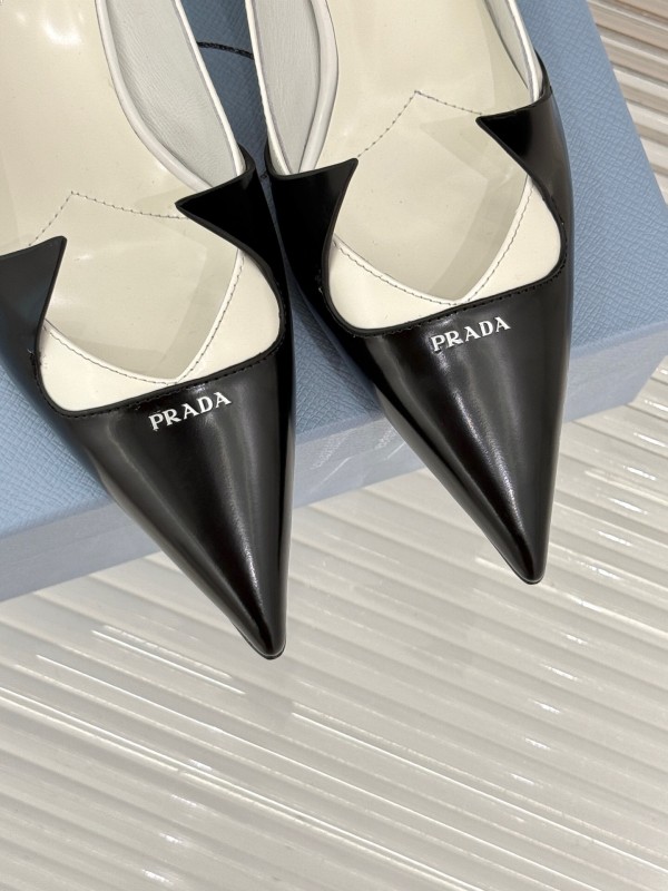 PRADA 2025/SS Catwalk Pointed Toe Kitten Heel Single Shoes - KFY00310