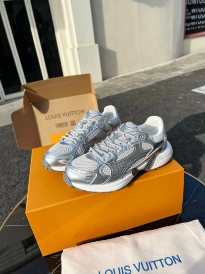 Louis Vuitton Olympia Series Casual Running Shoes with Monogram Embossing - AS00320