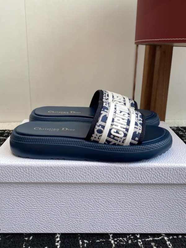 Dior Spring Summer 2025 Latest Ultra-Light Foam Sole Beach Sandals - KFY00260