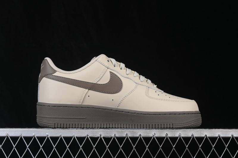 Nike Air Force 1 '07 Low Basketball Sneakers with Full-Length Air Cushion - FJ4146-201