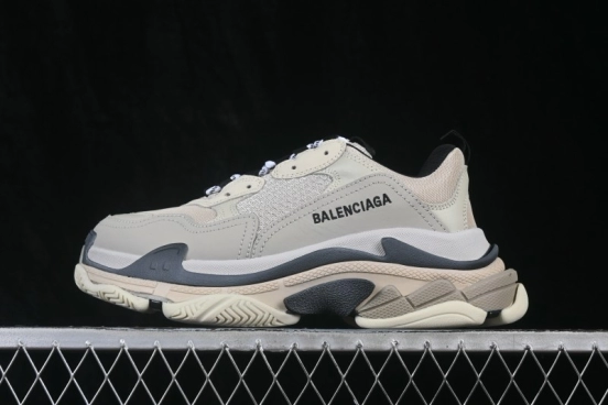 Balenciaga Triple S Retro Chunky Running Shoes with Multi-Layer Sole - W09O69787