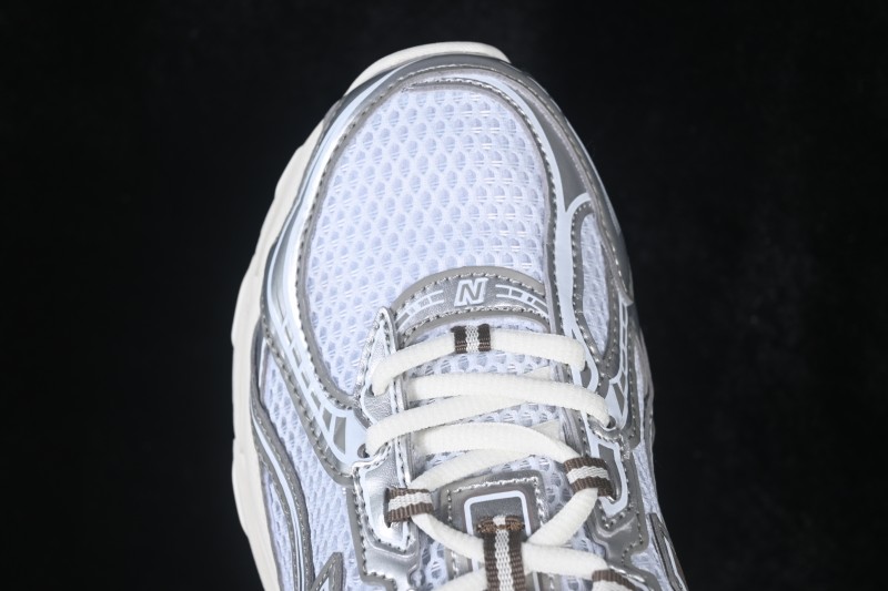New Balance 740 Retro Running Shoes with Chunky Dad-Style Cushioning - U740MU2