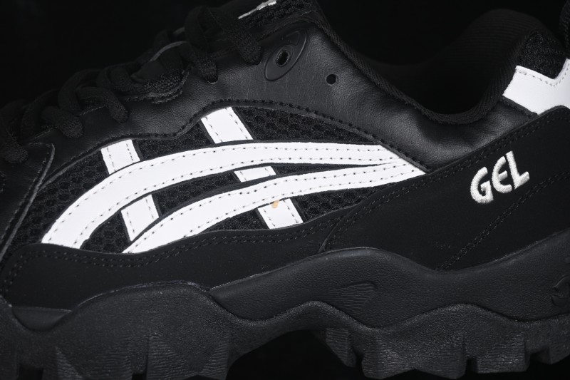 Asics Gel-Truck Hiking Shoes with Cushioning Comfort - 1203A714-001