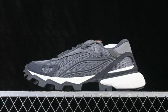Louis Vuitton Tatic Runner Retro Chunky Sneakers - GREY