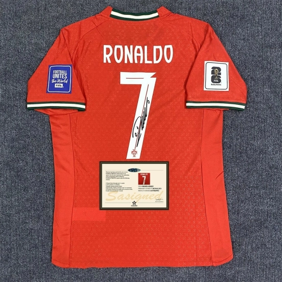 Ronaldo Portugal 25/26 Home Signature + COA