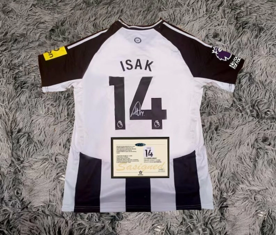 Isak Signed Newcastle 24/25