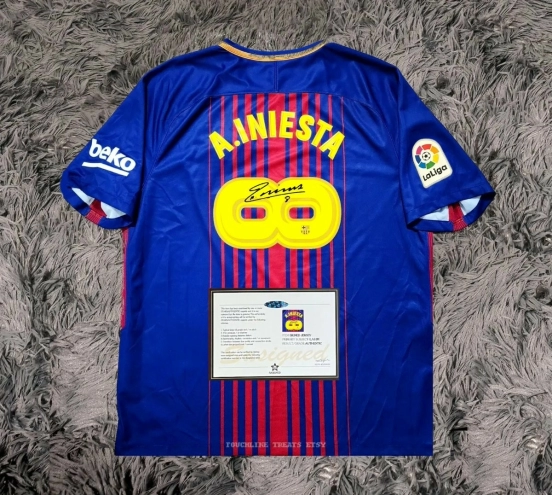 Iniesta 17/18 Signed Infinity