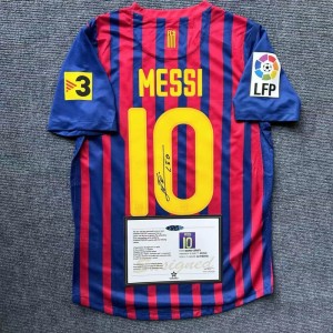 Leo Messi Barcelona 11/12 Signature Jersey